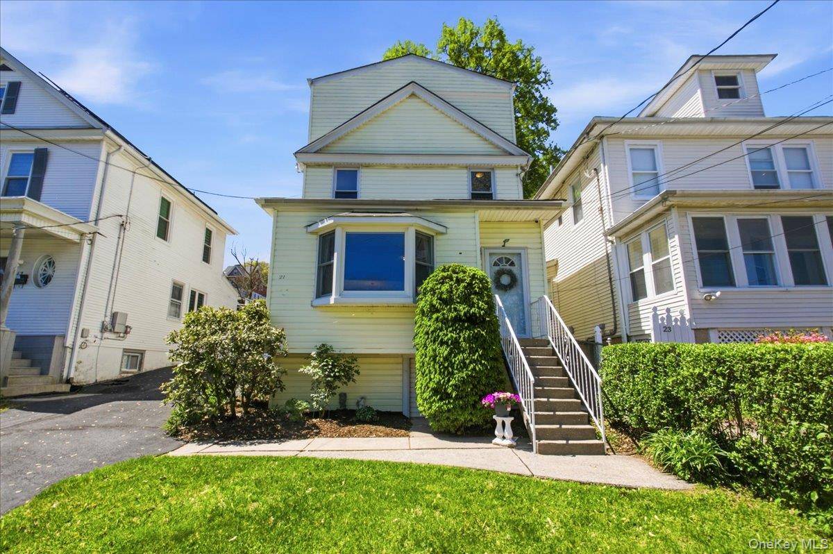 Casa com 3 Quartos à Venda em Yonkers - Nova Iorque - EUA - 1