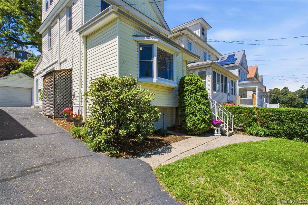 Casa com 3 Quartos à Venda em Yonkers - Nova Iorque - EUA - 2