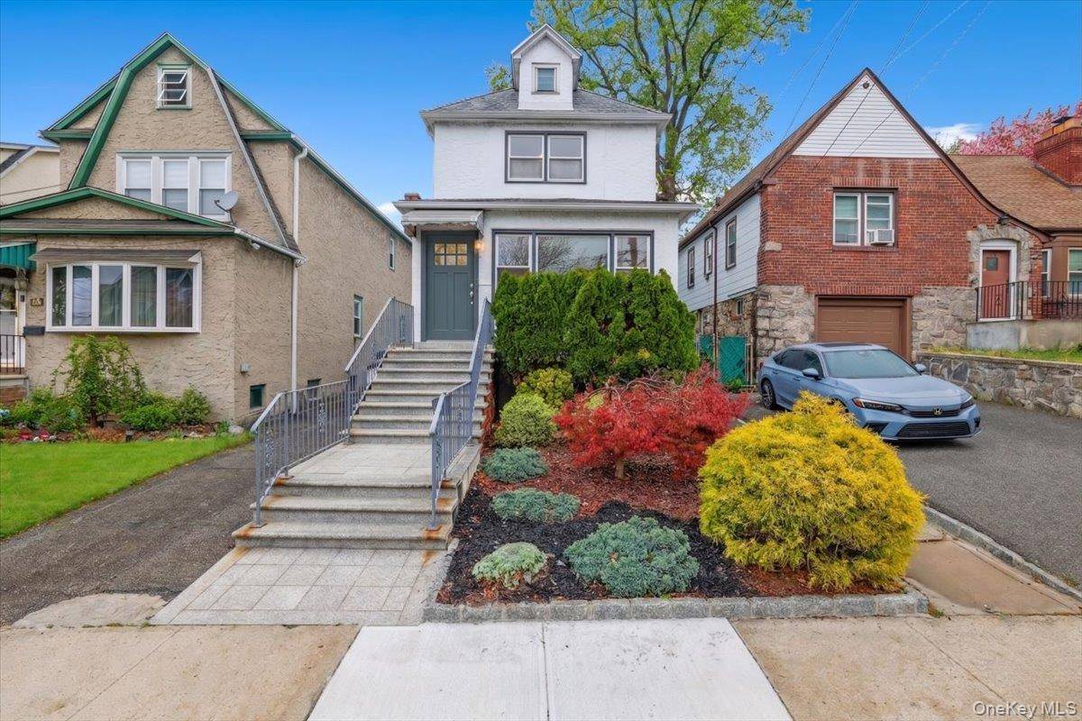 Casa com 3 Quartos à Venda em Yonkers - Nova Iorque - EUA - 1