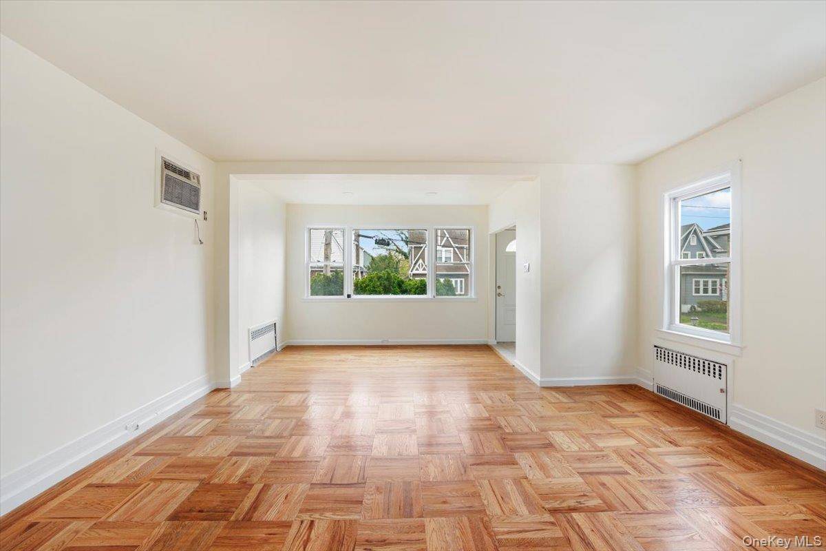 Casa com 3 Quartos à Venda em Yonkers - Nova Iorque - EUA - 6