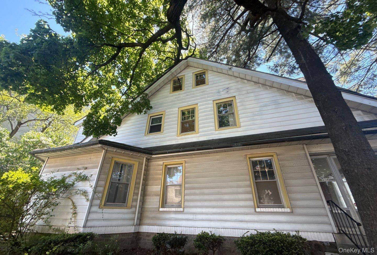 Casa com 3 Quartos à Venda em Yonkers - Nova Iorque - EUA - 1