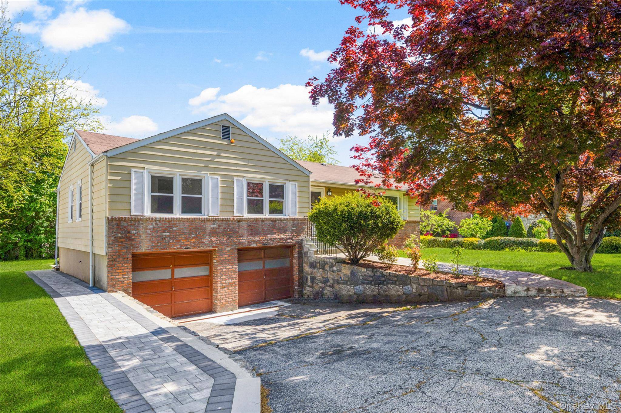 3 Bedroom Home for Sale in Yonkers - New York - USA - 1
