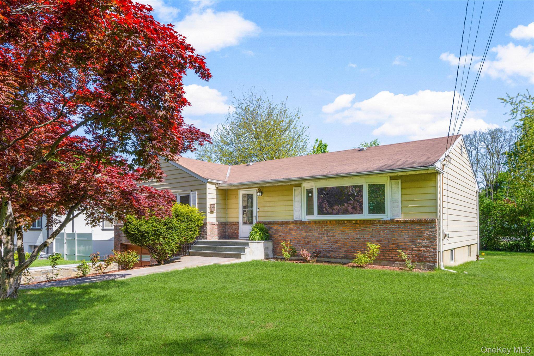 3 Bedroom Home for Sale in Yonkers - New York - USA - 3