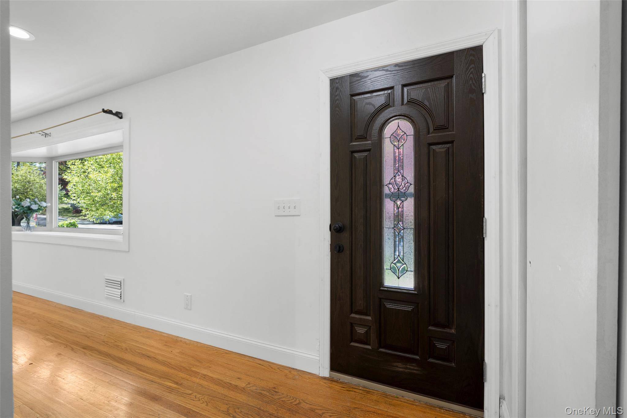 3 Bedroom Home for Sale in Yonkers - New York - USA - 5
