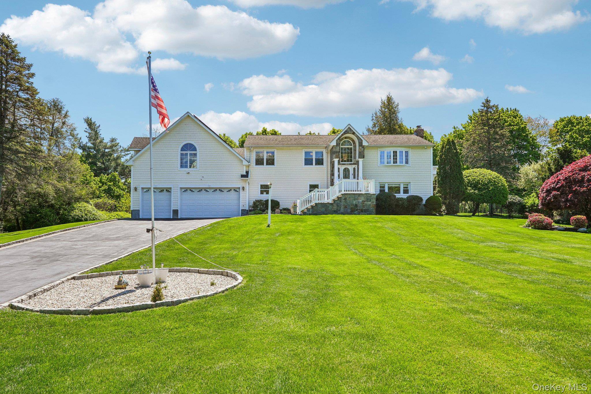 Casa com 3 Quartos à Venda em Yorktown Heights - Nova Iorque - EUA - 1