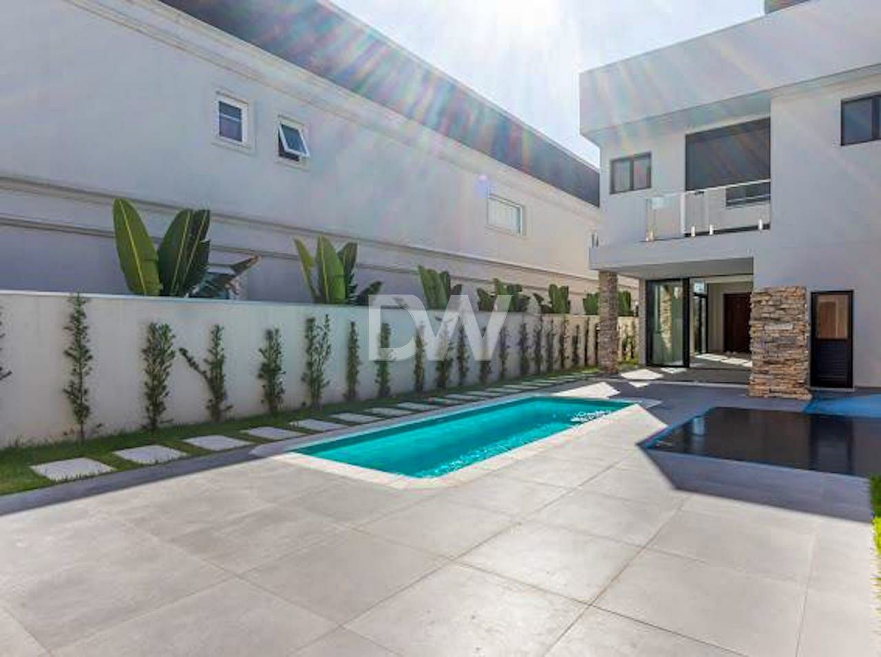 Casa com 3 Suítes à Venda em Balneário Camboriú - Santa Catarina - Brasil - 4
