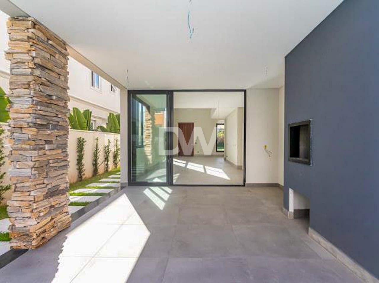 Casa com 3 Suítes à Venda em Balneário Camboriú - Santa Catarina - Brasil - 6