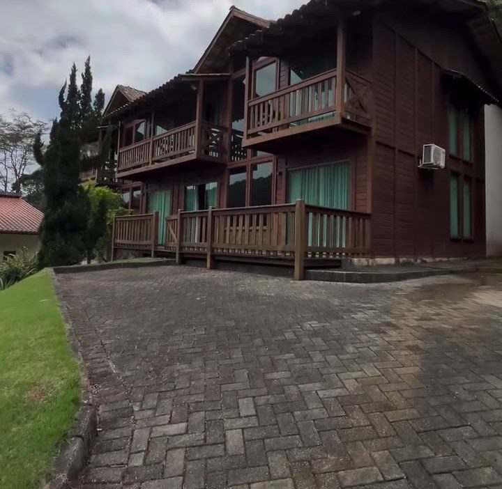 Casa com 4 Chalés Duplex à Venda em Buenos Aires - Guarapari - Espírito Santo - Brasil - 2