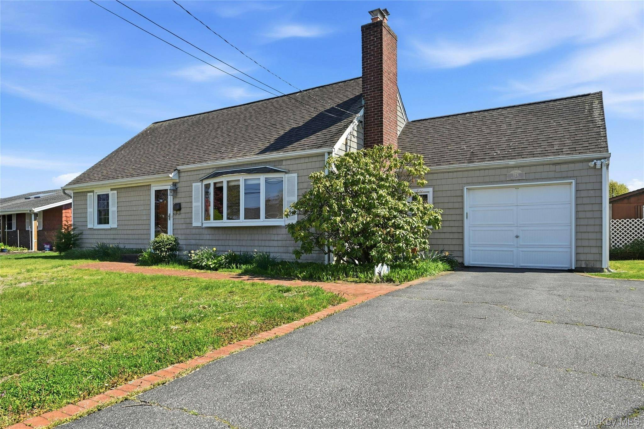 Casa de 4 Dormitorios Frente al Mar en Venta en Amityville - Nueva York - EE. UU. - 1
