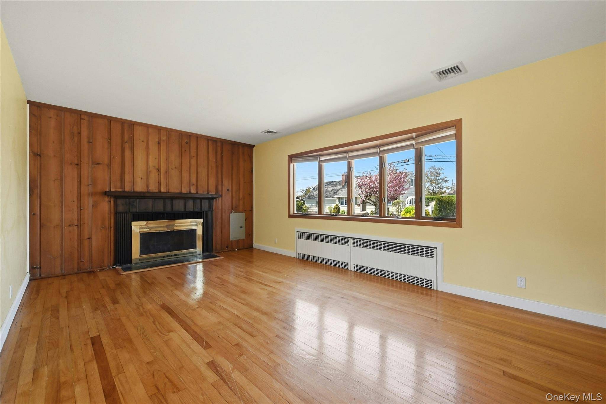 Casa de 4 Dormitorios Frente al Mar en Venta en Amityville - Nueva York - EE. UU. - 6