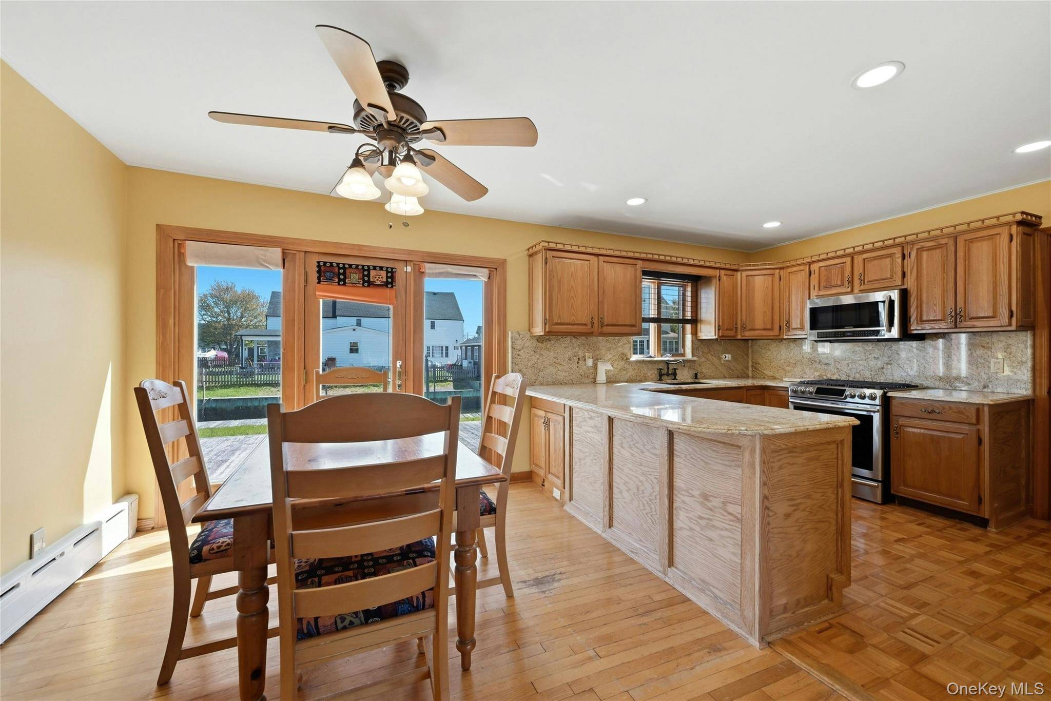Casa de 4 Dormitorios Frente al Mar en Venta en Amityville - Nueva York - EE. UU. - 7