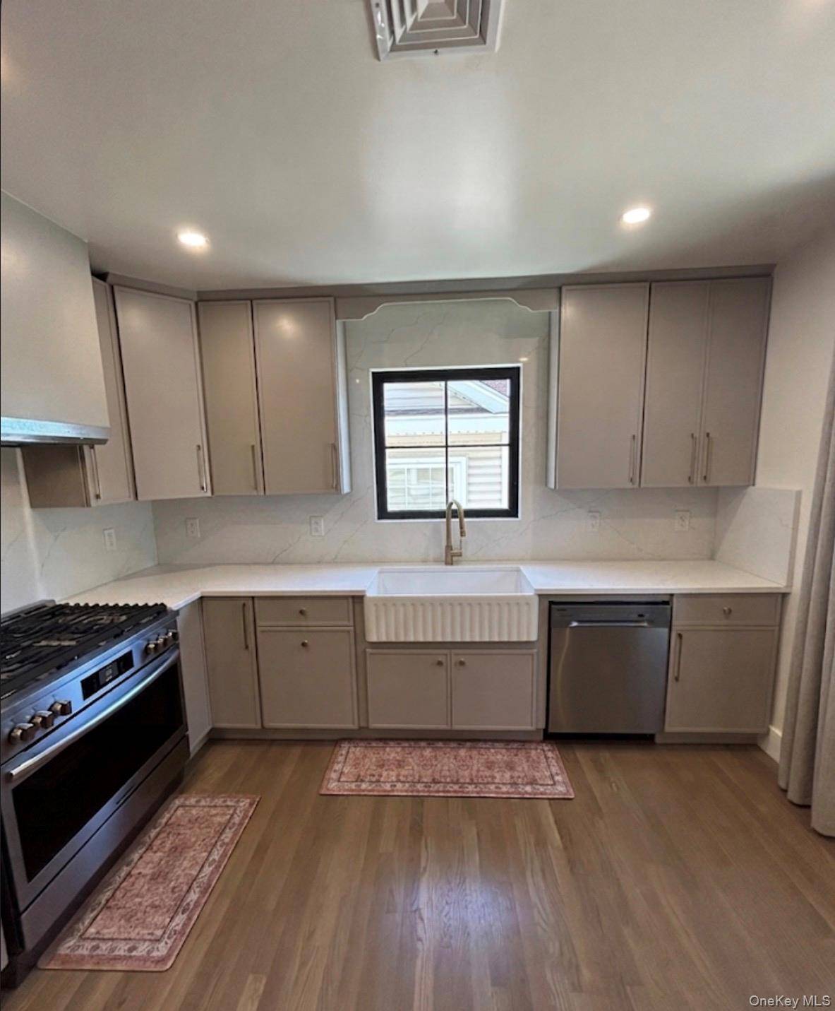 Casa de 4 Dormitorios Frente al Mar en Venta en Bronx - Nueva York - EE. UU. - 6