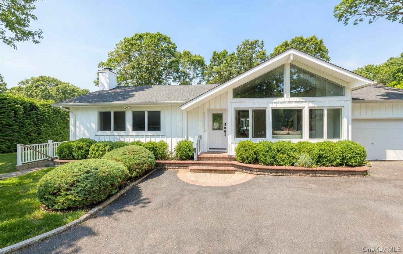 Casa de 4 Dormitorios Frente al Mar en Venta en East Quogue - Nueva York - EE. UU. - 1