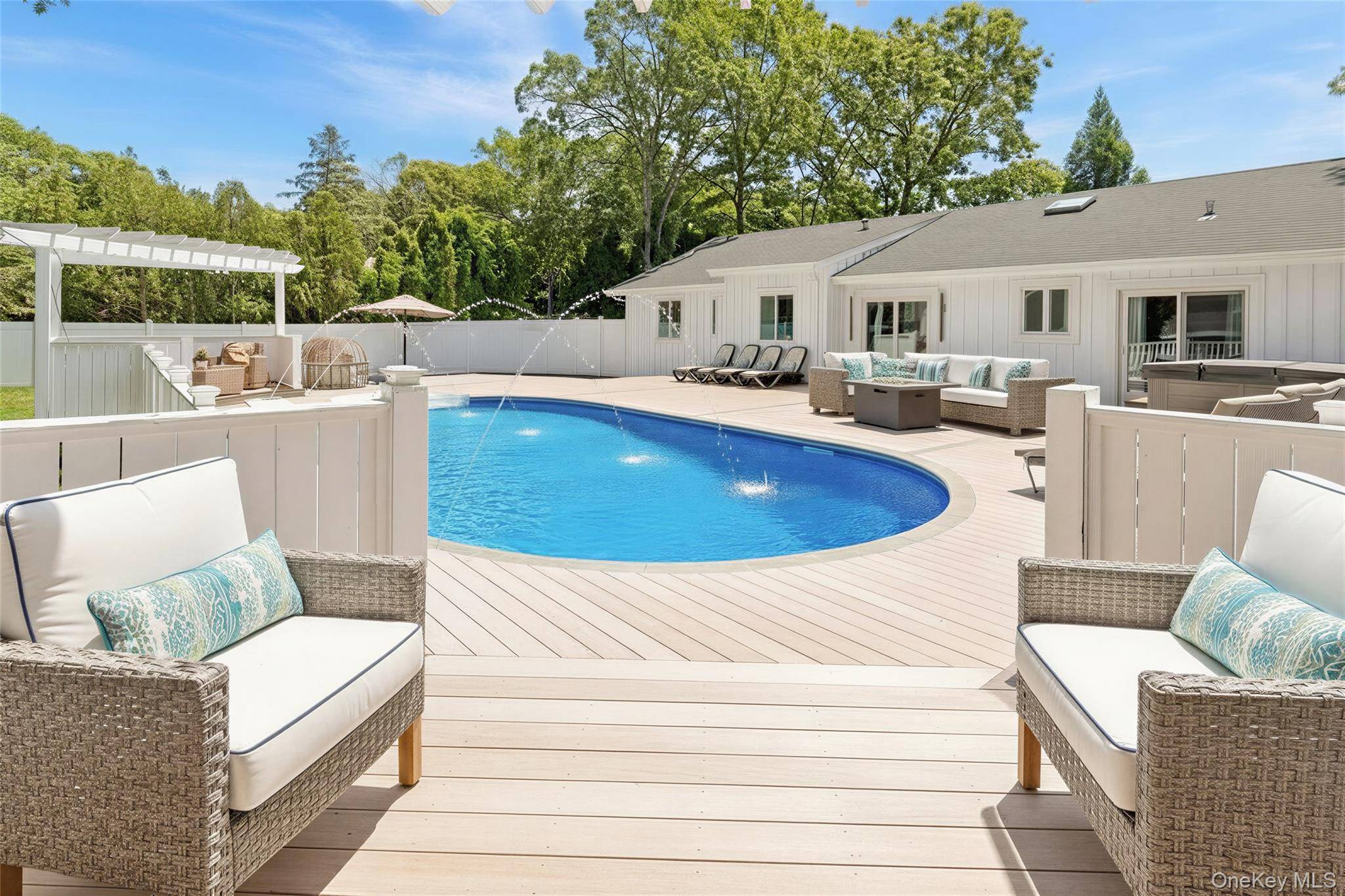Casa de 4 Dormitorios Frente al Mar en Venta en East Quogue - Nueva York - EE. UU. - 4