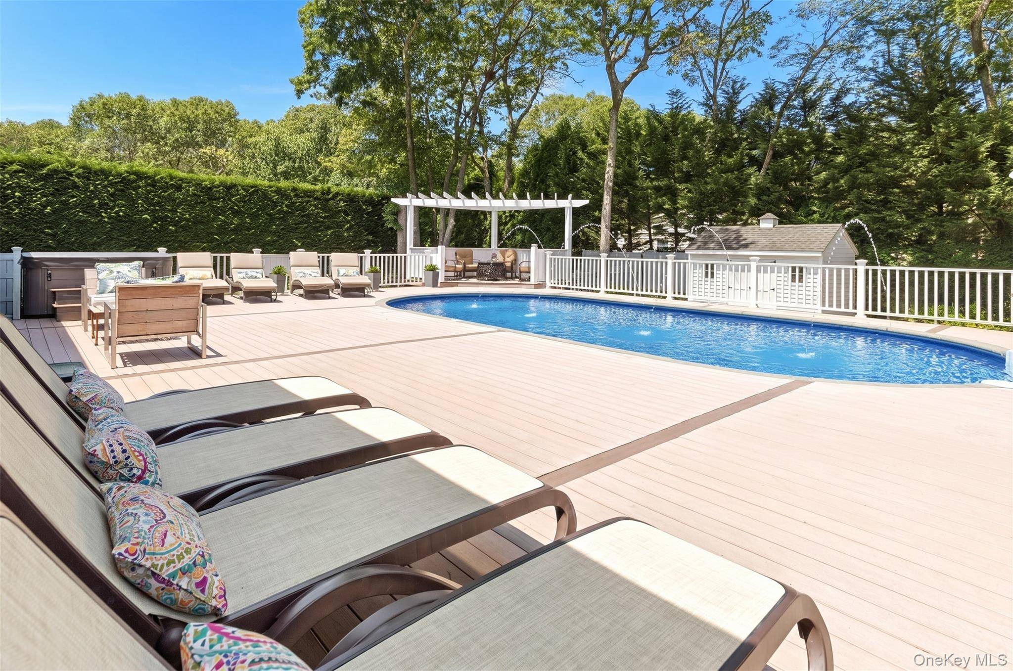 Casa de 4 Dormitorios Frente al Mar en Venta en East Quogue - Nueva York - EE. UU. - 6