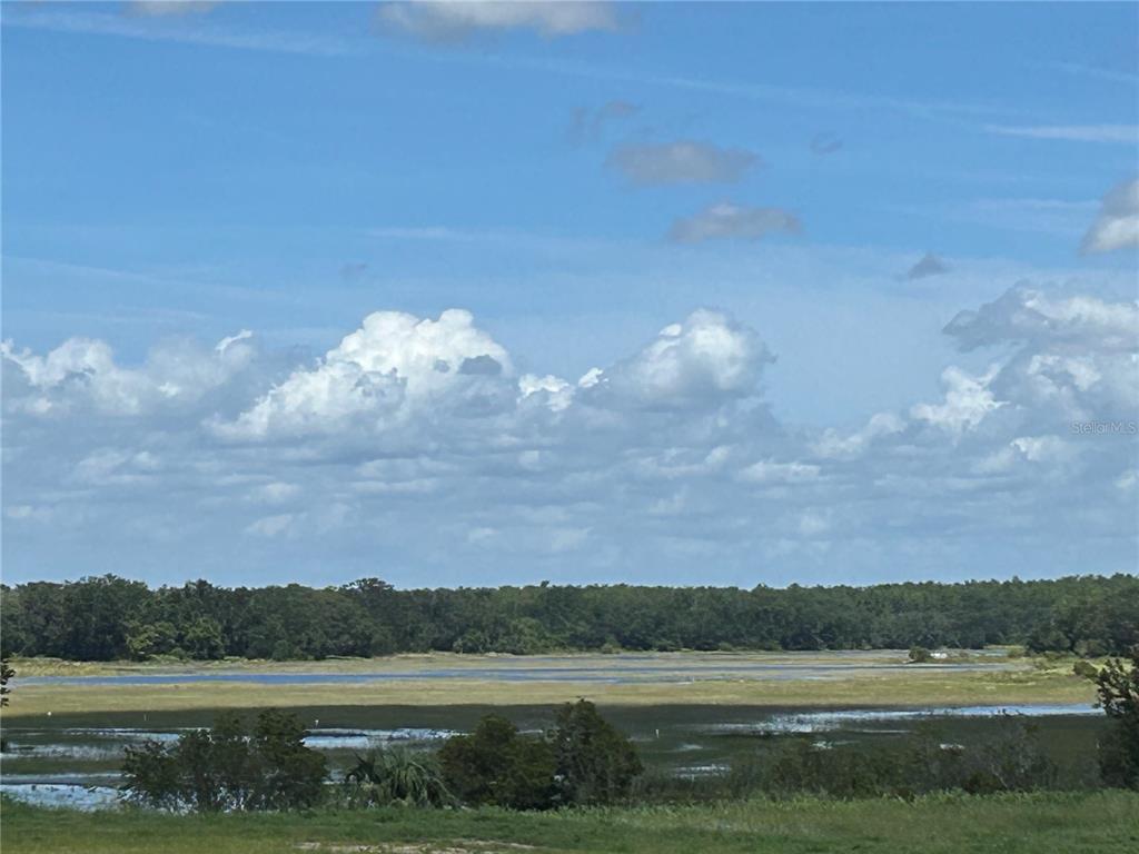 4 Bedroom Waterfront Home for Sale in Howey In The Hills - Florida - USA - 2