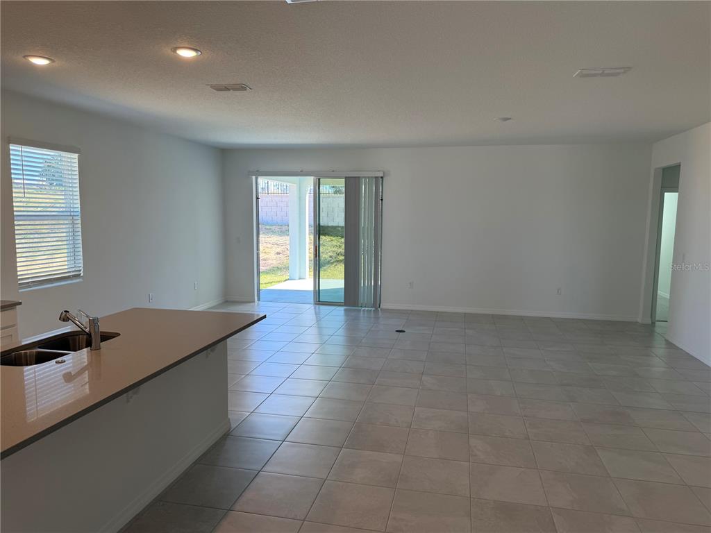 4 Bedroom Waterfront Home for Sale in Howey In The Hills - Florida - USA - 8