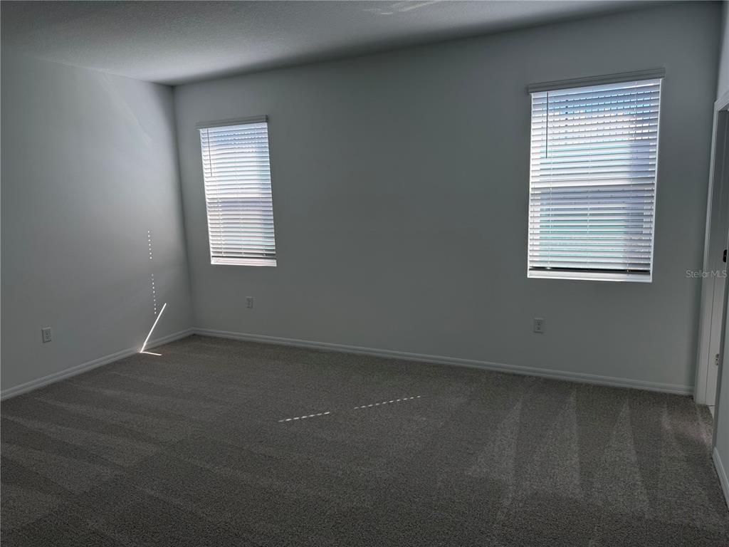 4 Bedroom Waterfront Home for Sale in Howey In The Hills - Florida - USA - 7