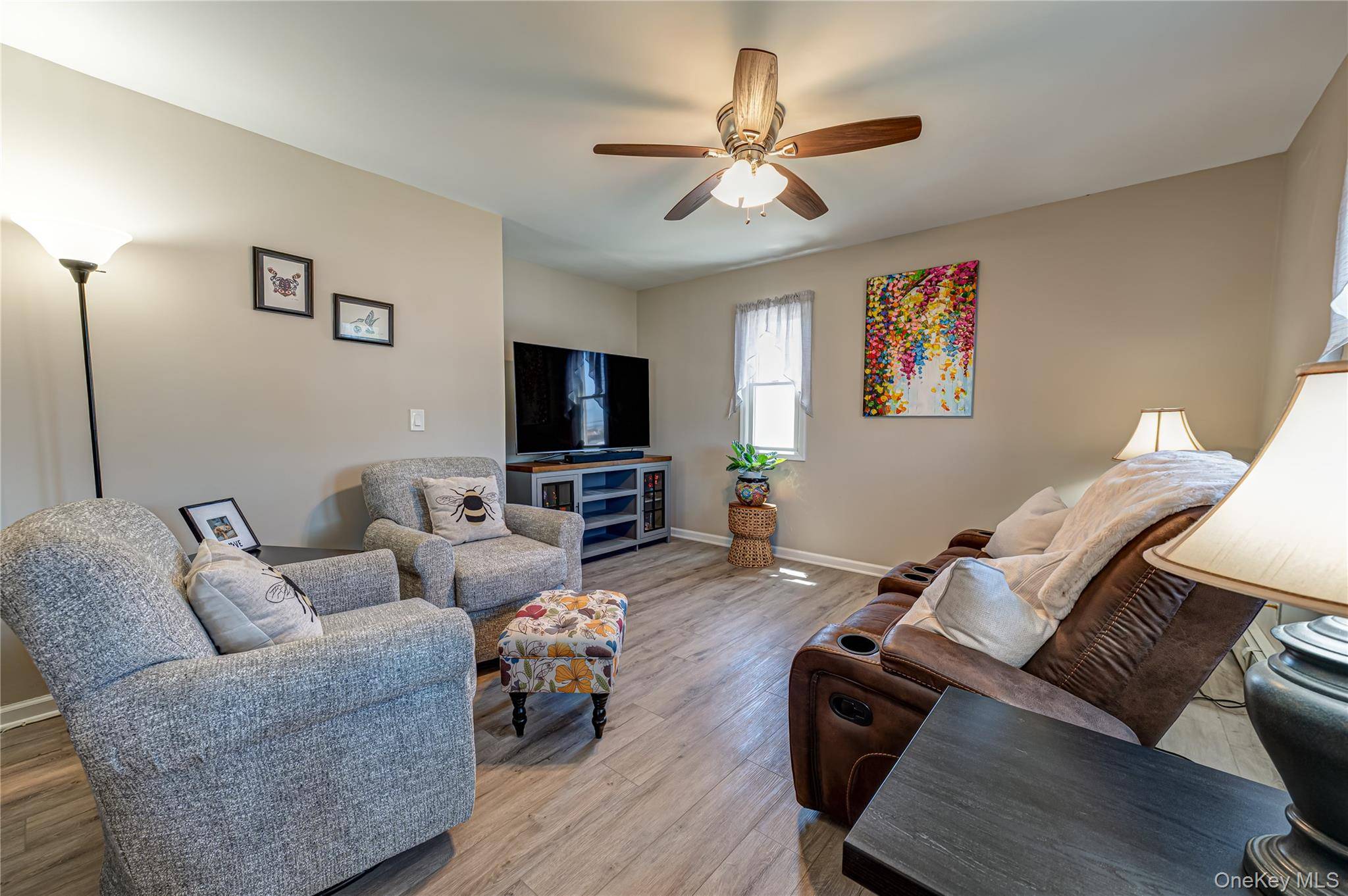 Casa de 4 Dormitorios Frente al Mar en Venta en Lindenhurst - Nueva York - EE. UU. - 2