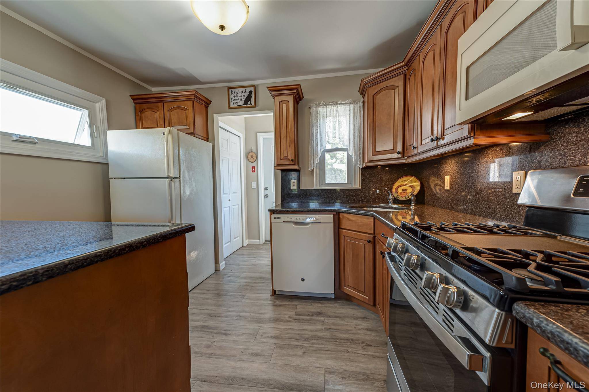 Casa de 4 Dormitorios Frente al Mar en Venta en Lindenhurst - Nueva York - EE. UU. - 8
