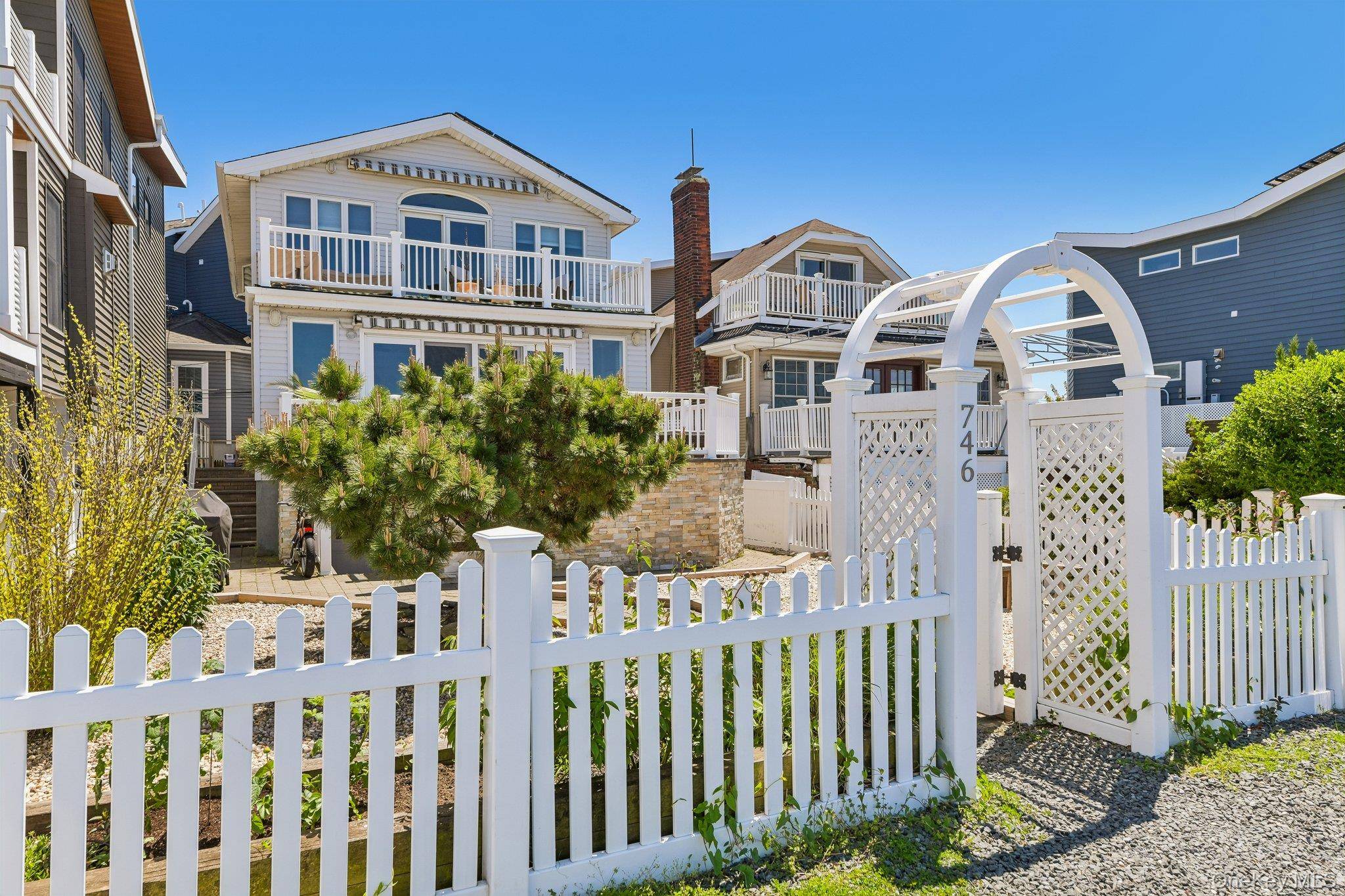 Casa com 4 Quartos à Beira-Mar à Venda em Long Beach - Nova Iorque - EUA - 3