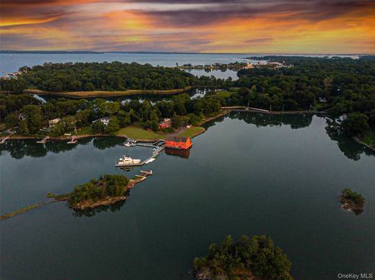4 Bedroom Waterfront Home for Sale in RYE - NY - USA - 5
