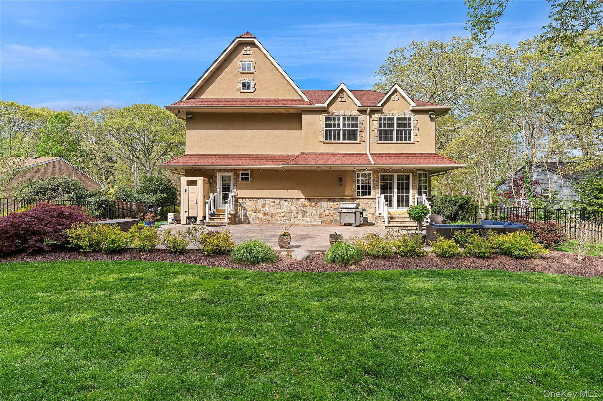 Casa com 4 Quartos à Beira-Mar à Venda em Southold - Nova Iorque - EUA - 2