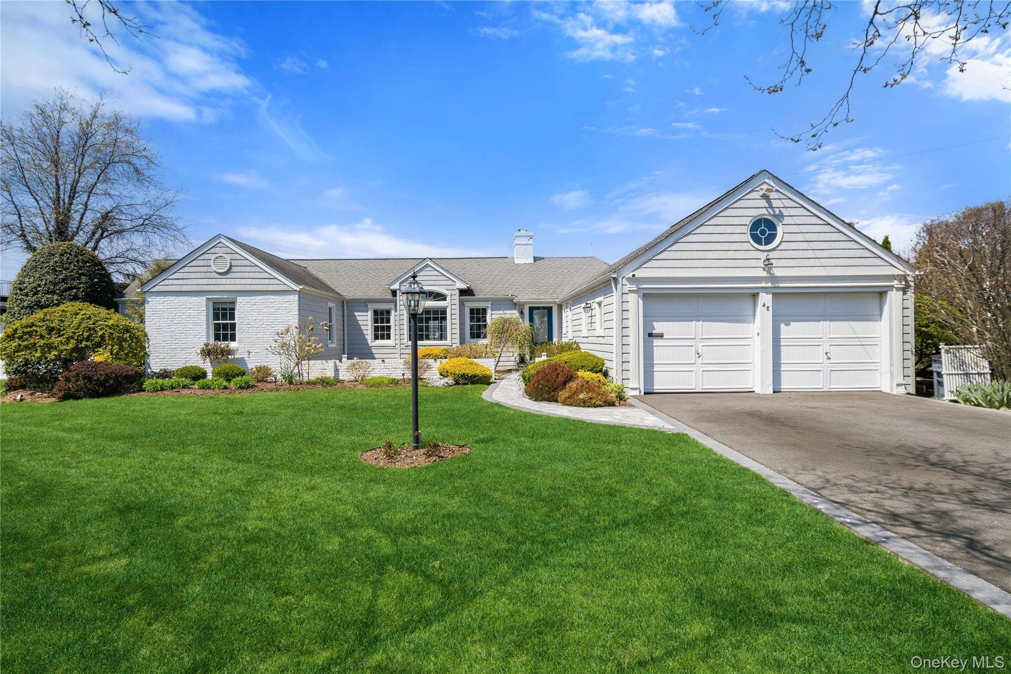 Casa com 4 Quartos à Beira-Mar à Venda em West Islip - Nova Iorque - EUA - 1