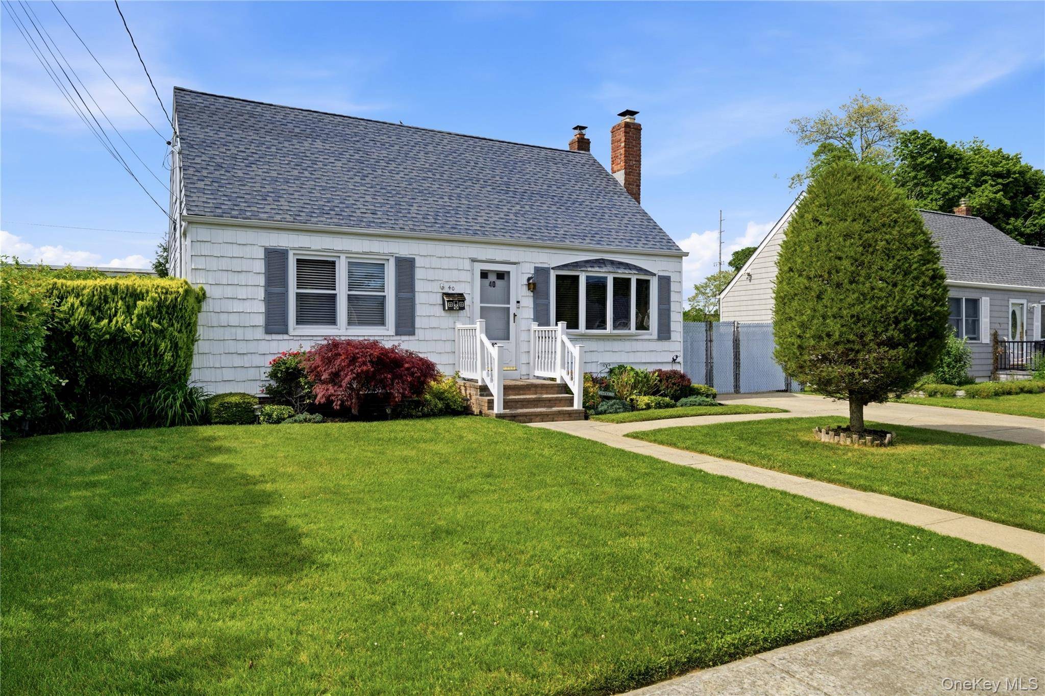 Casa com 4 Quartos à Venda em Amityville - Nova Iorque - EUA - 1