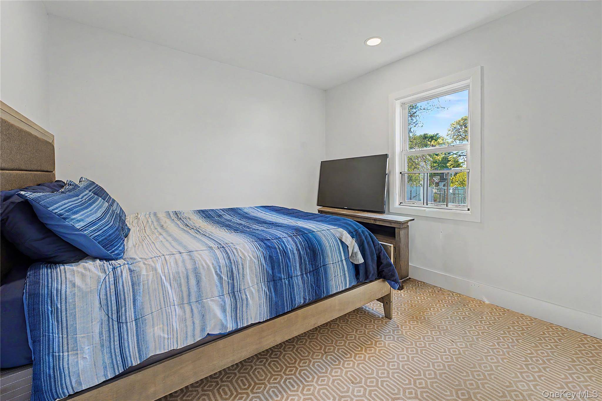 4 Bedroom Home for Sale in Amityville - New York - USA - 4