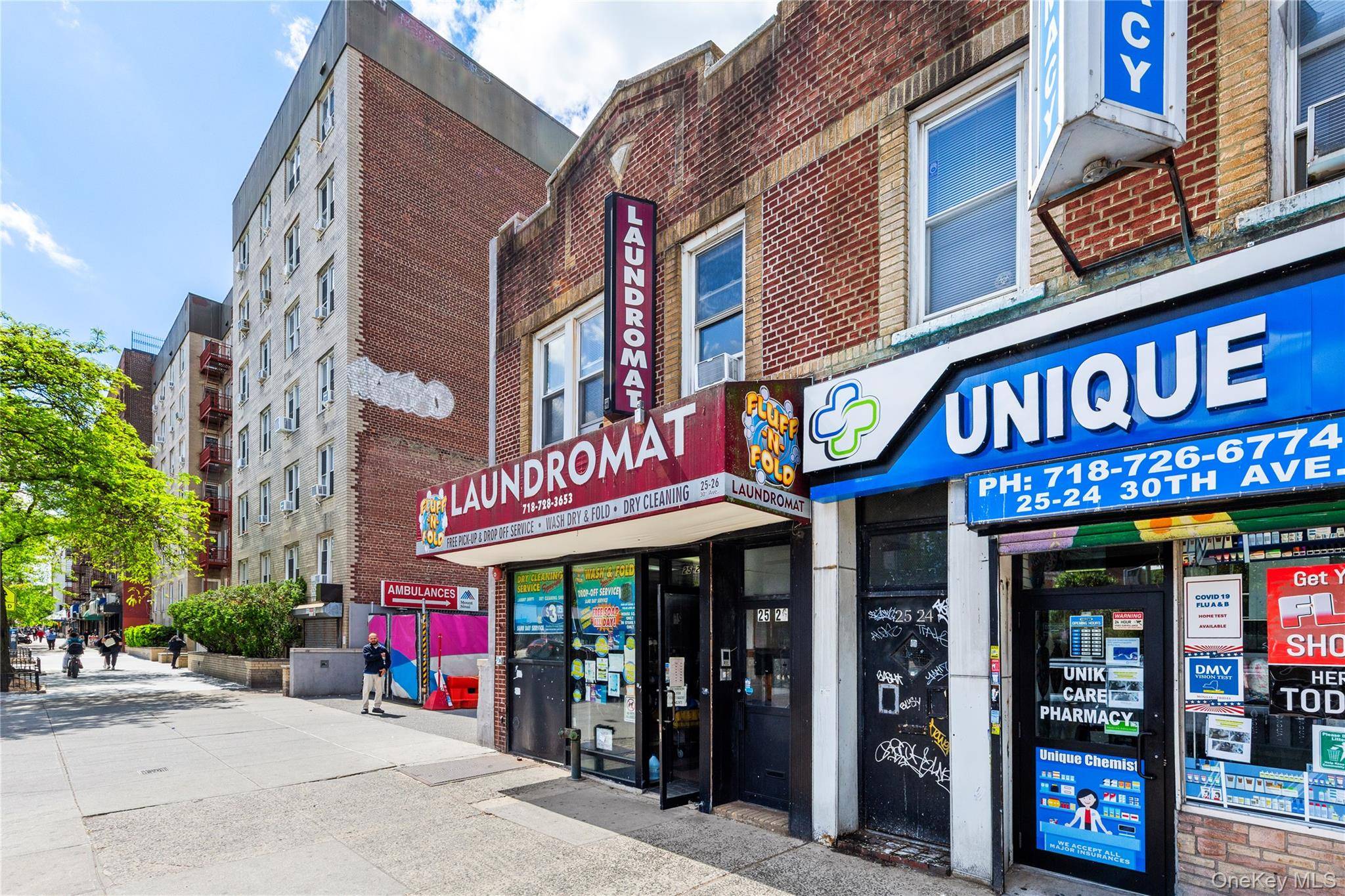 Casa de 4 Dormitorios en Venta en Astoria - Nueva York - EE. UU. - 3