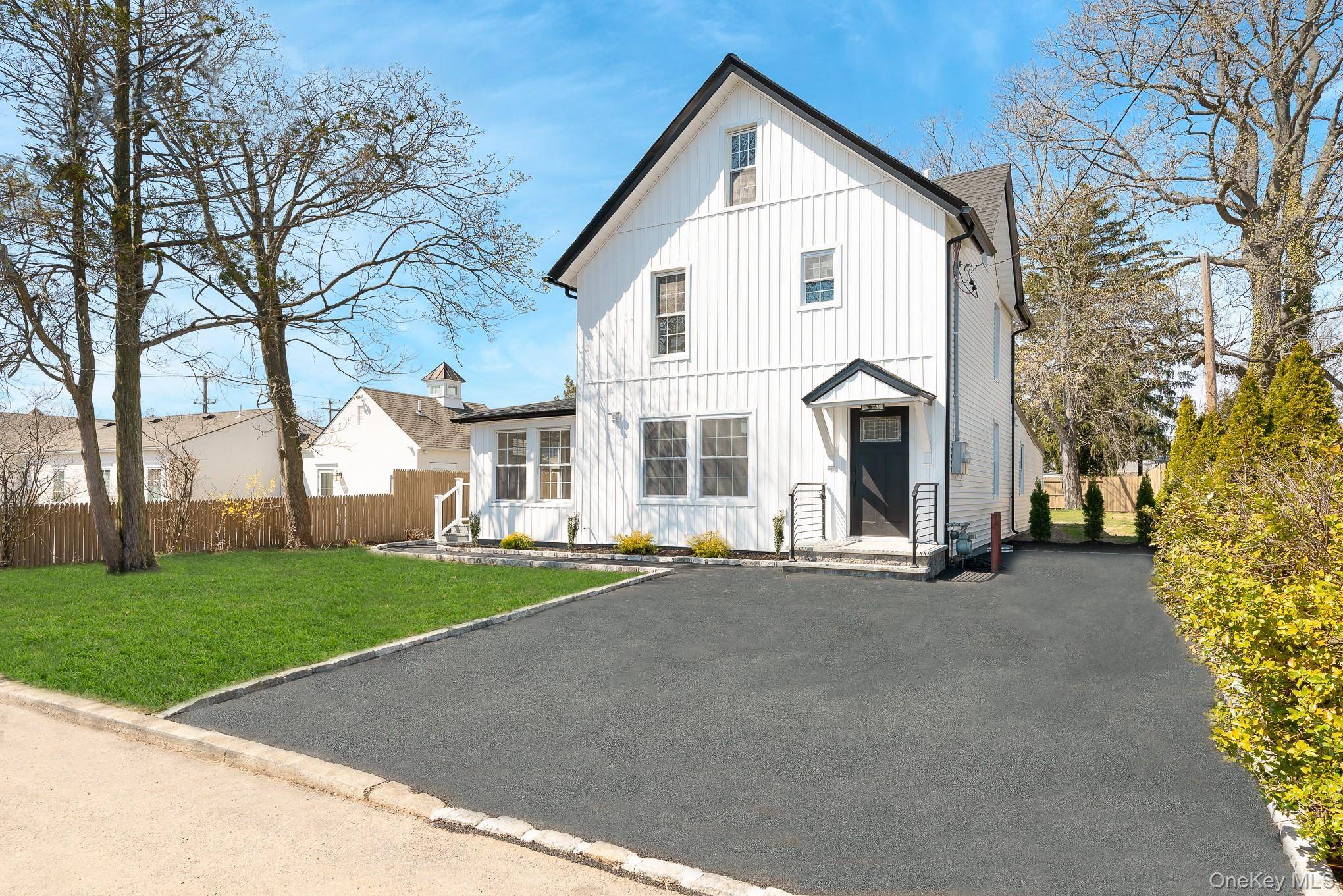 4 Bedroom Home for Sale in Babylon - New York - USA - 3