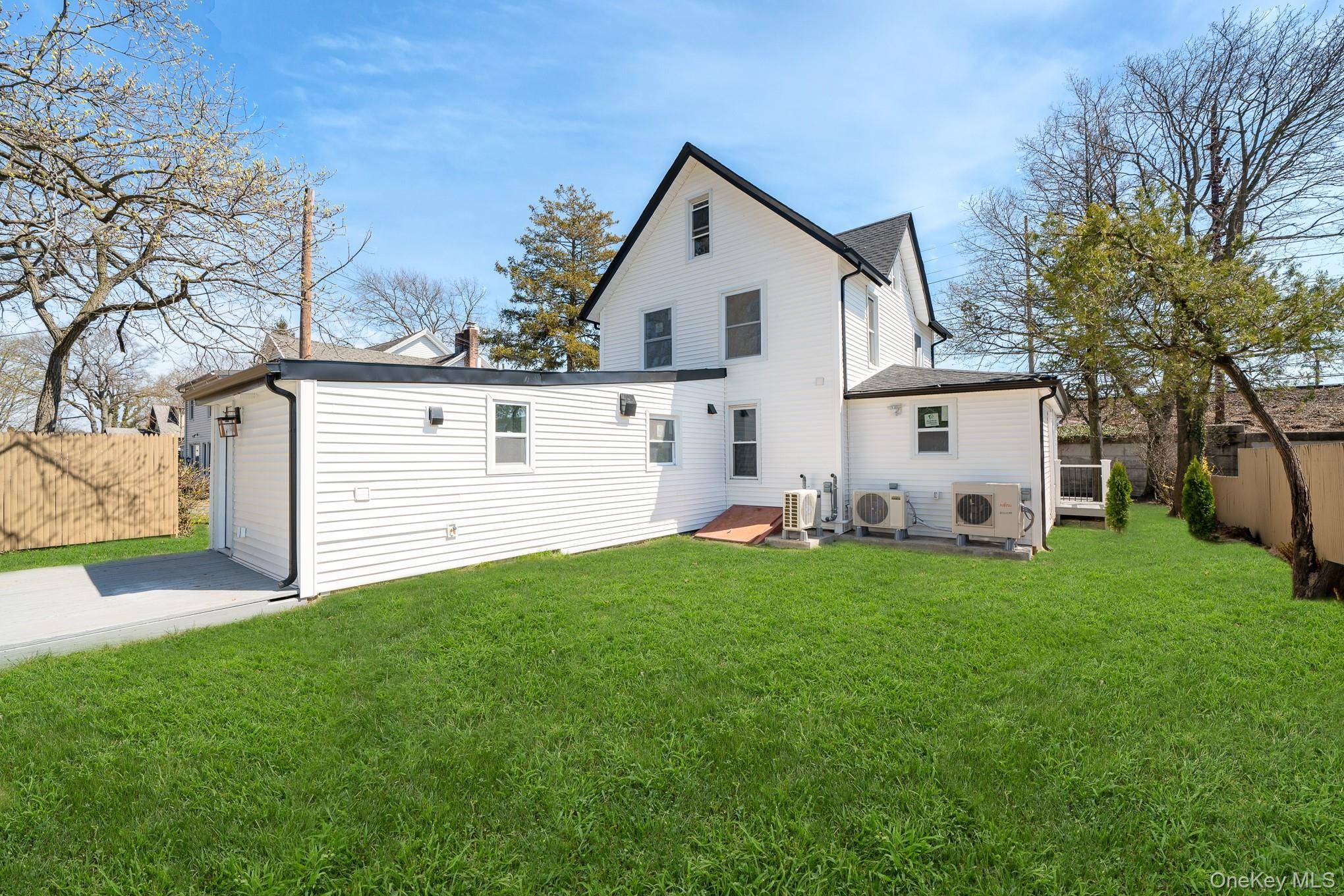 4 Bedroom Home for Sale in Babylon - New York - USA - 5