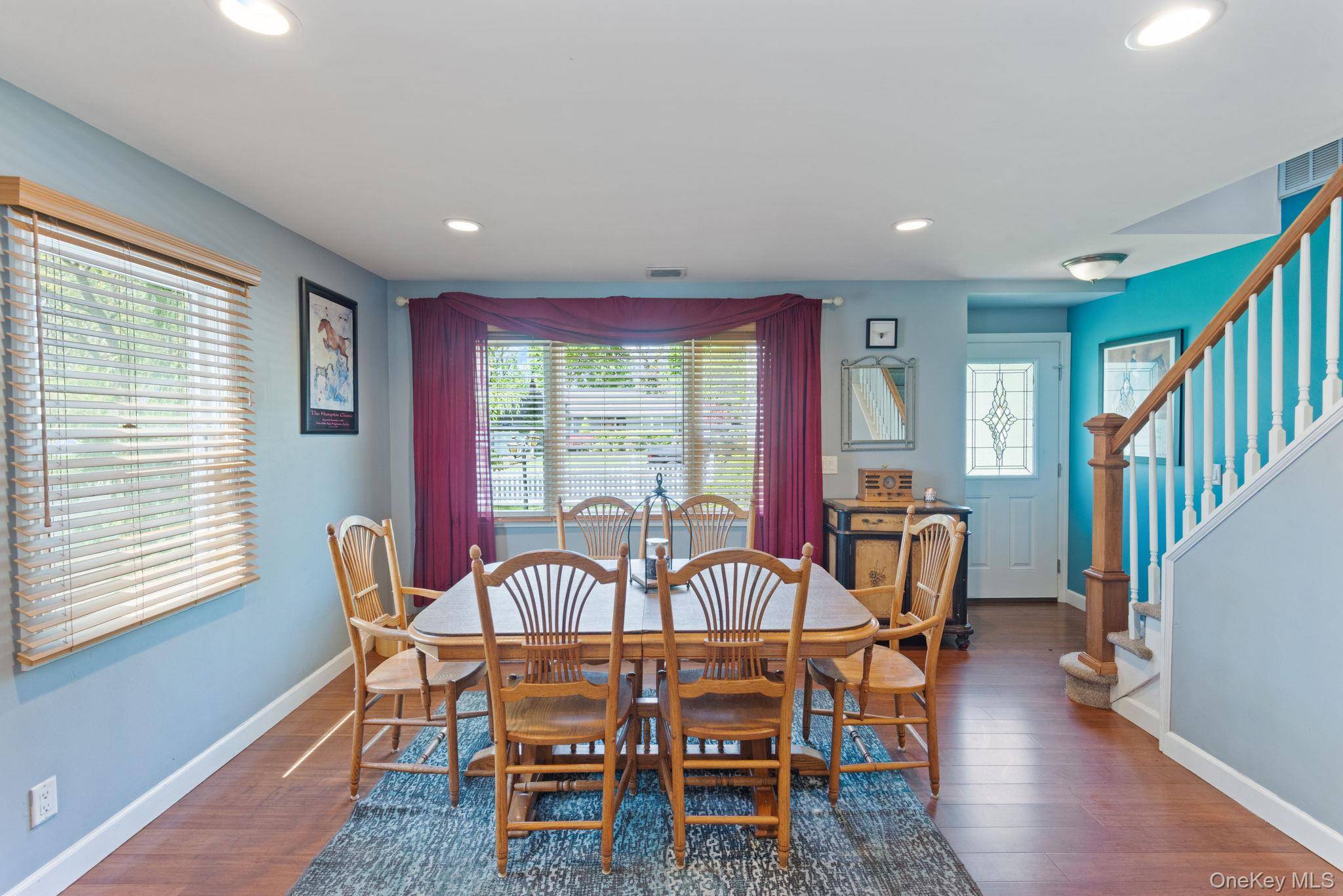4 Bedroom Home for Sale in Bay Shore - New York - USA - 2