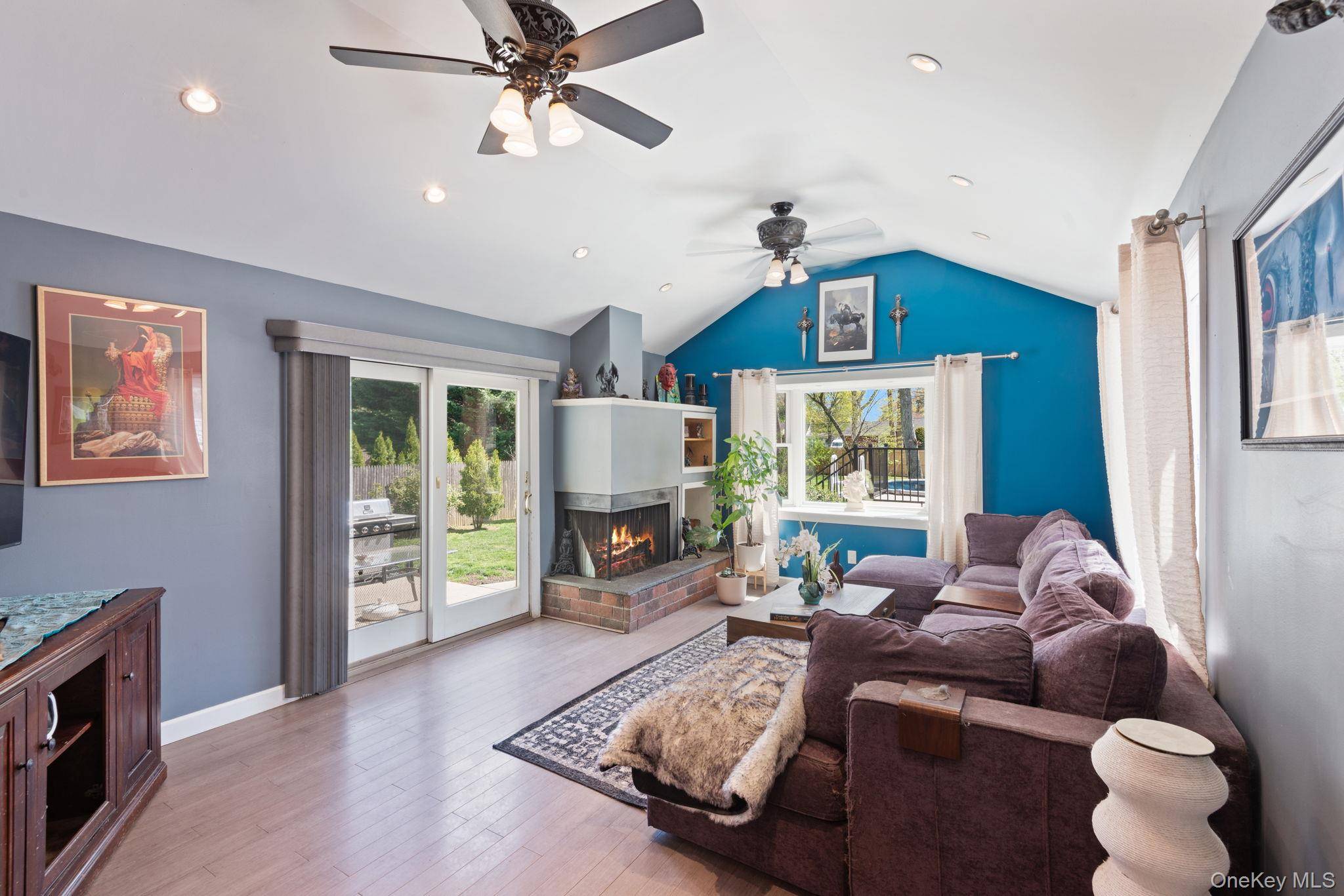 4 Bedroom Home for Sale in Bay Shore - New York - USA - 6