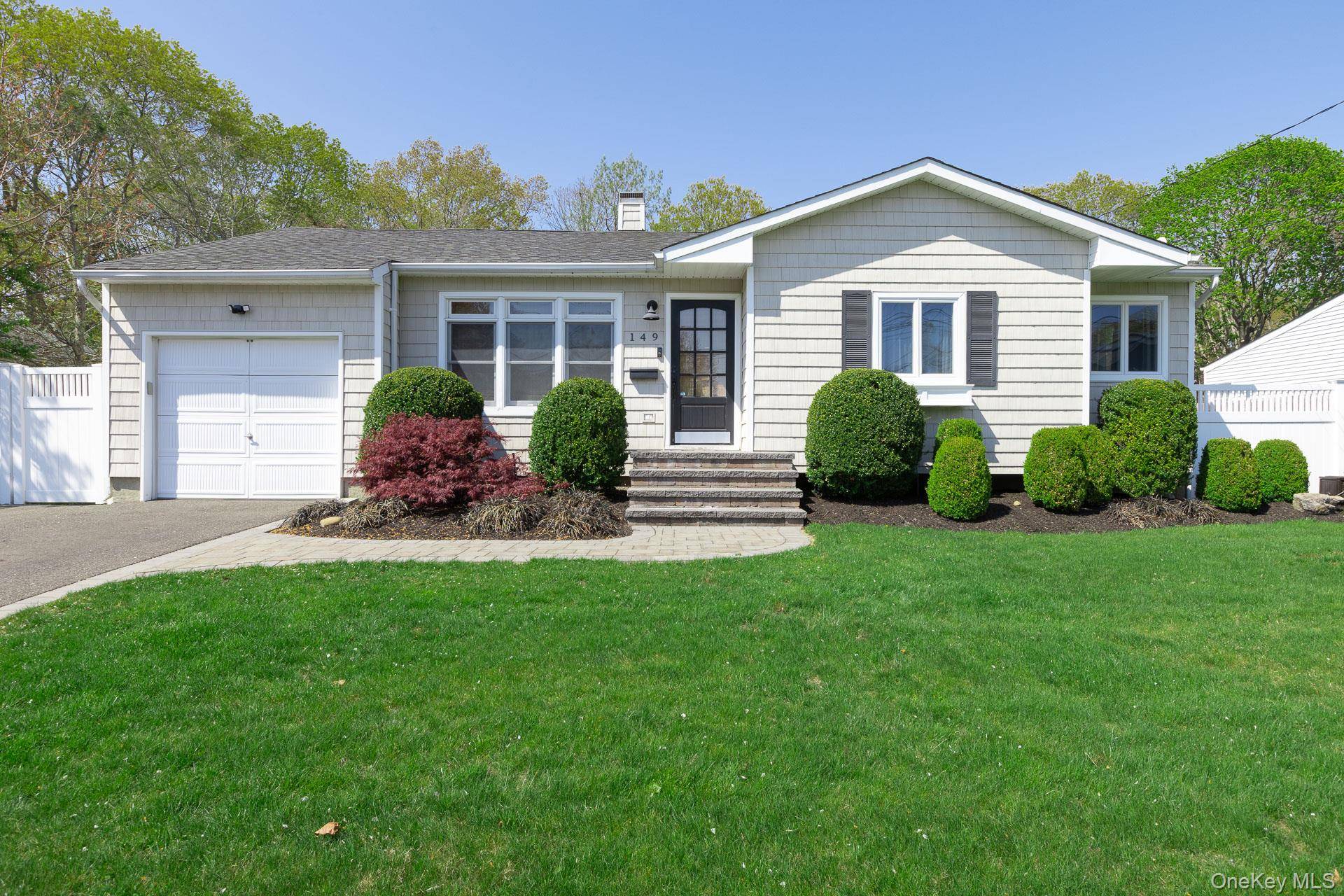 Casa de 4 Dormitorios en Venta en Bayport - Nueva York - EE. UU. - 2