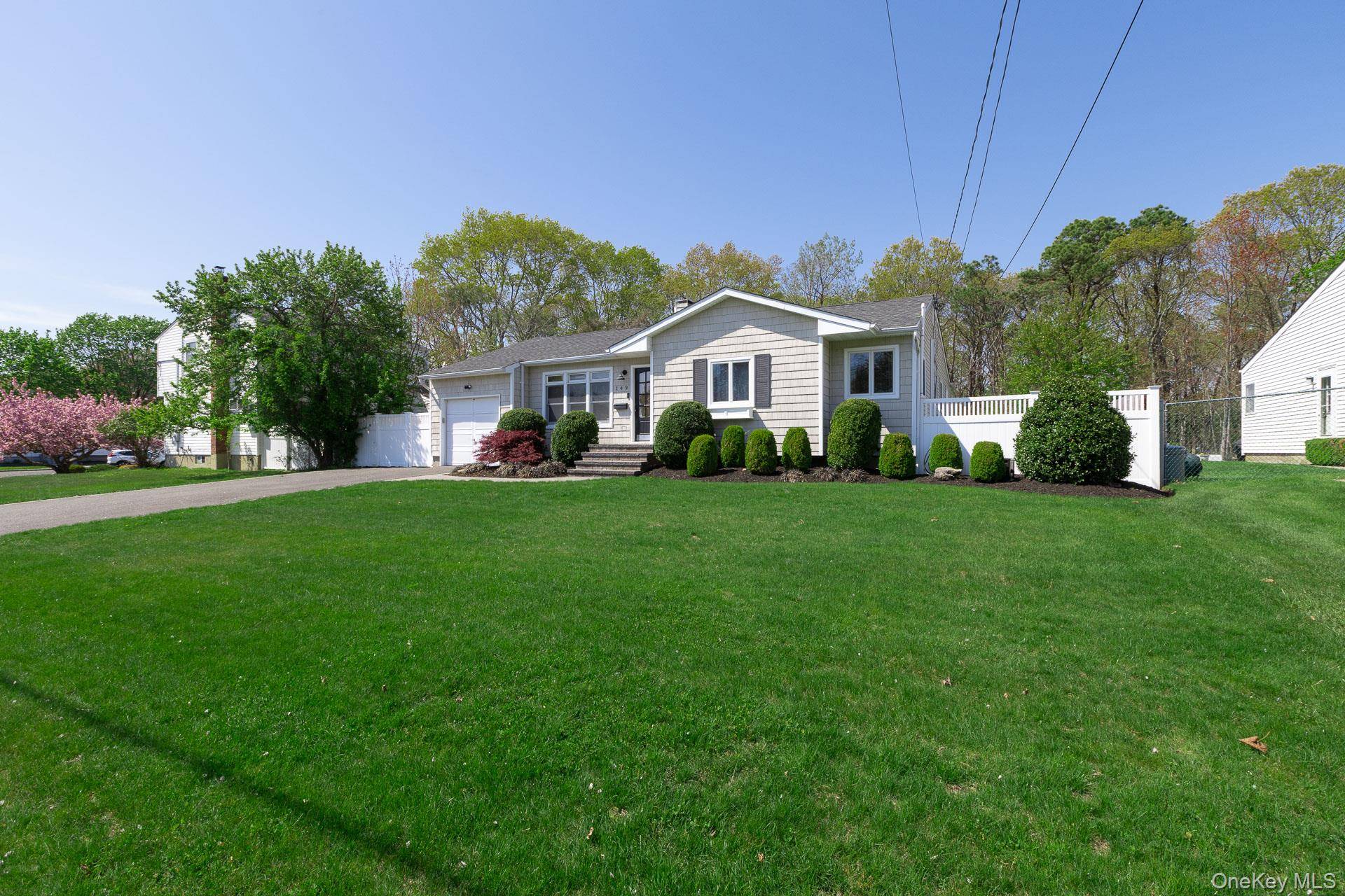 Casa de 4 Dormitorios en Venta en Bayport - Nueva York - EE. UU. - 3