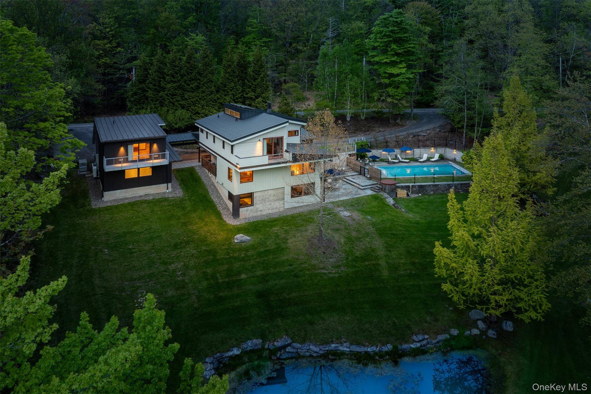 Casa com 4 Quartos à Venda em Bearsville - Nova Iorque - EUA - 1