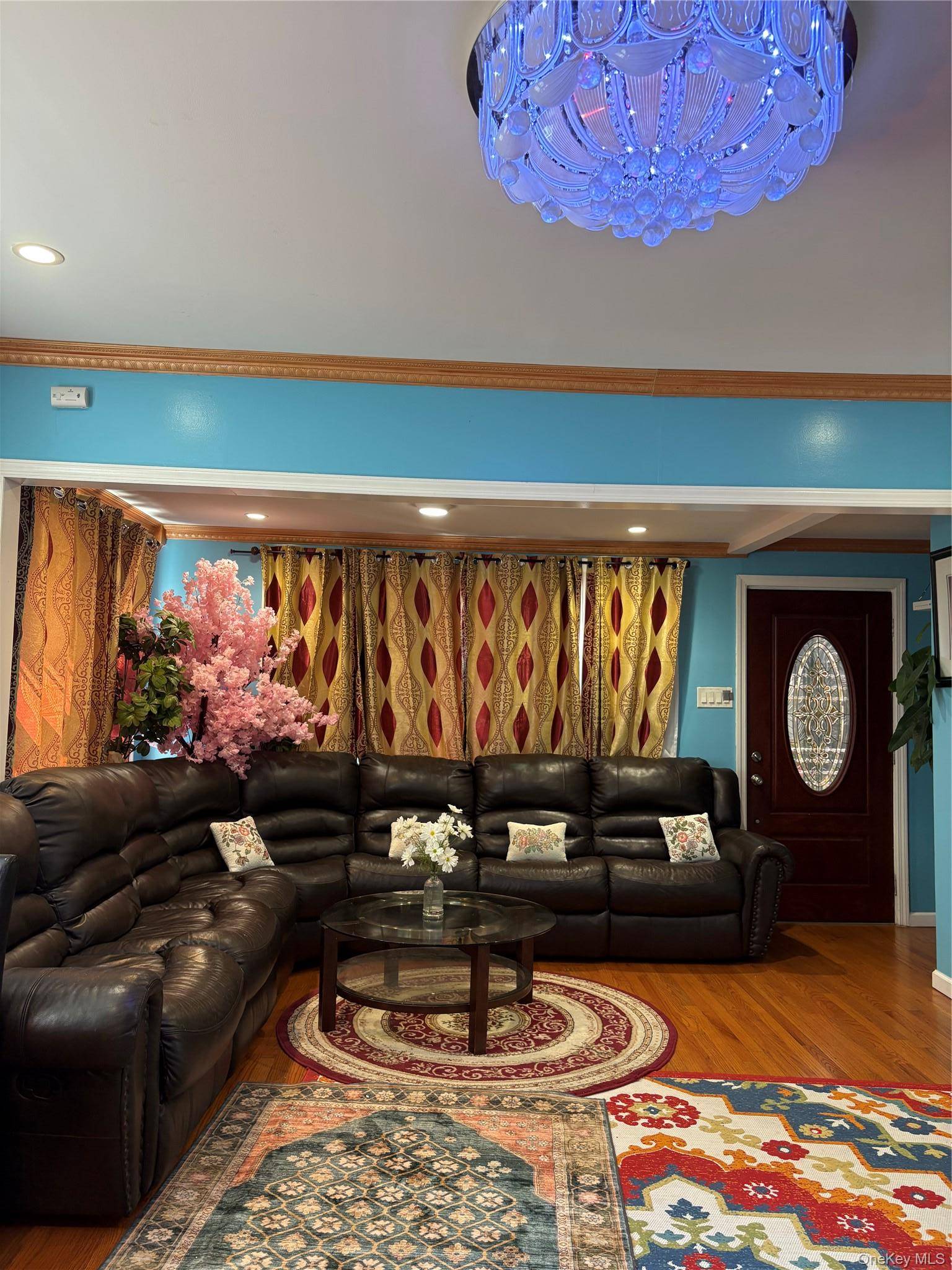 Casa de 4 Dormitorios en Venta en Bellerose Manor - Nueva York - EE. UU. - 4