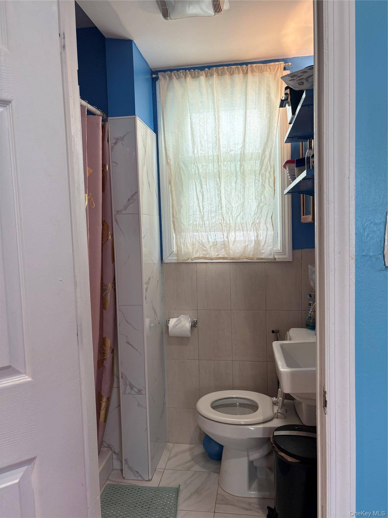 Casa de 4 Dormitorios en Venta en Bellerose Manor - Nueva York - EE. UU. - 6