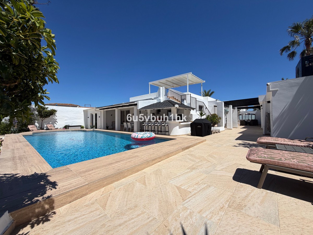 Casa de 4 Dormitorios en Venta en Benalmádena, Costa del Sol - 2