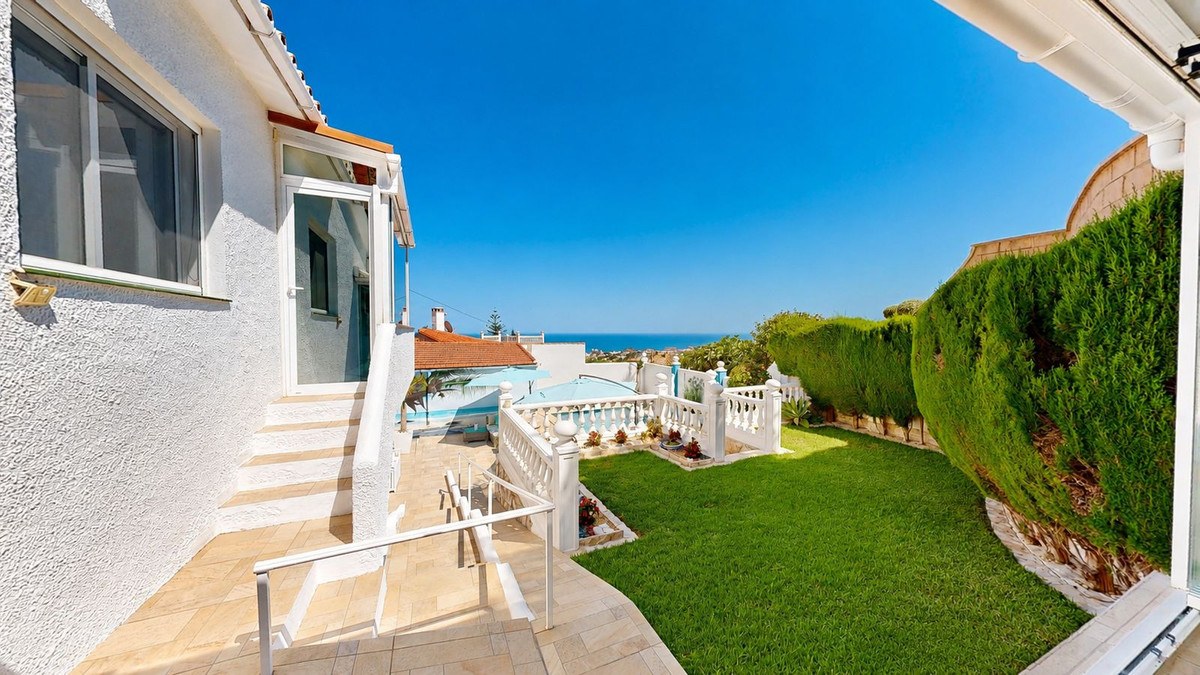 4-Bedroom House for Sale in Benalmádena, Costa del Sol - 2