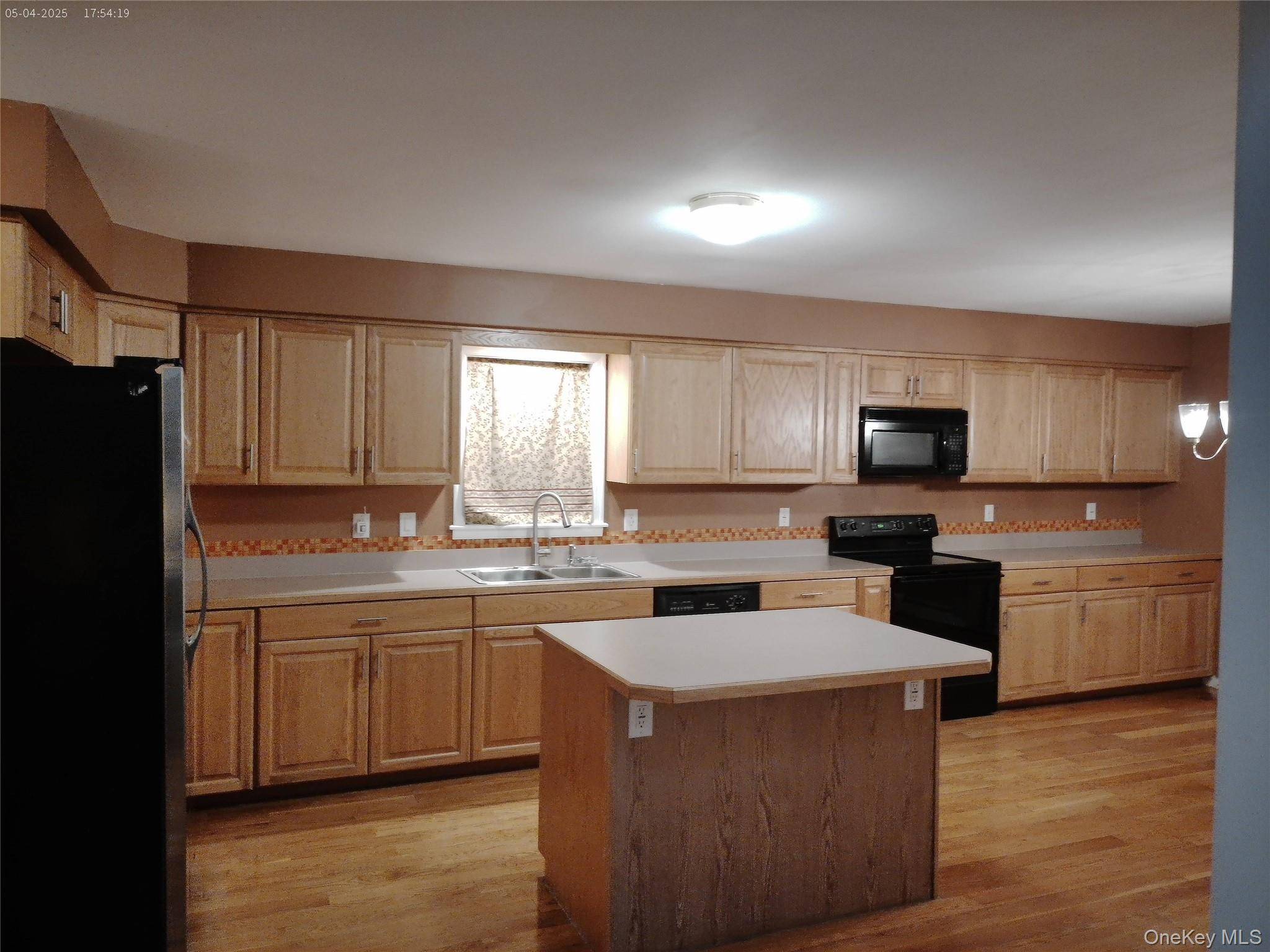 Casa de 4 Dormitorios en Venta en Bethel - Nueva York - EE. UU. - 4