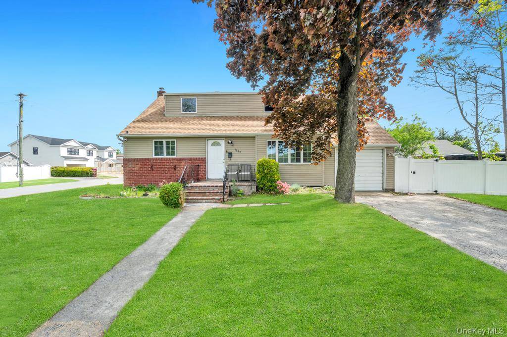 Casa de 4 Dormitorios en Venta en Bethpage - Nueva York - EE. UU. - 2