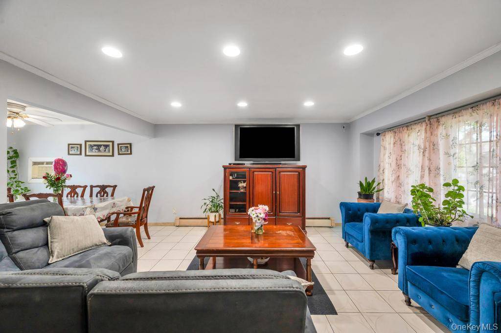 Casa de 4 Dormitorios en Venta en Bethpage - Nueva York - EE. UU. - 8