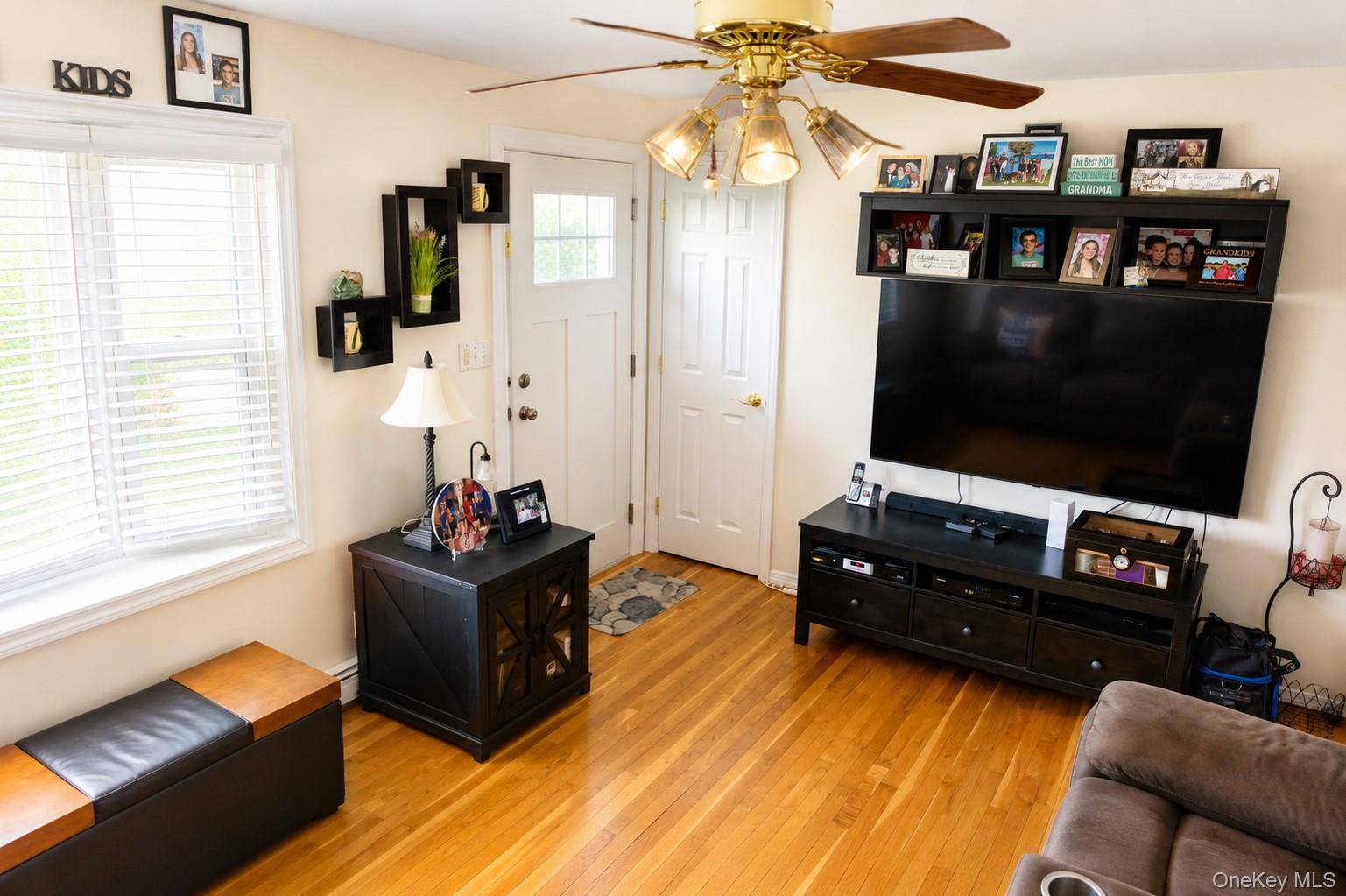 4 Bedroom Home for Sale in Bethpage - New York - USA - 3