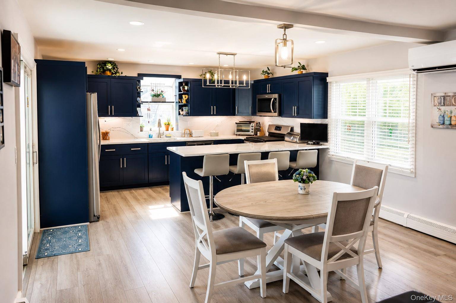 4 Bedroom Home for Sale in Bethpage - New York - USA - 5