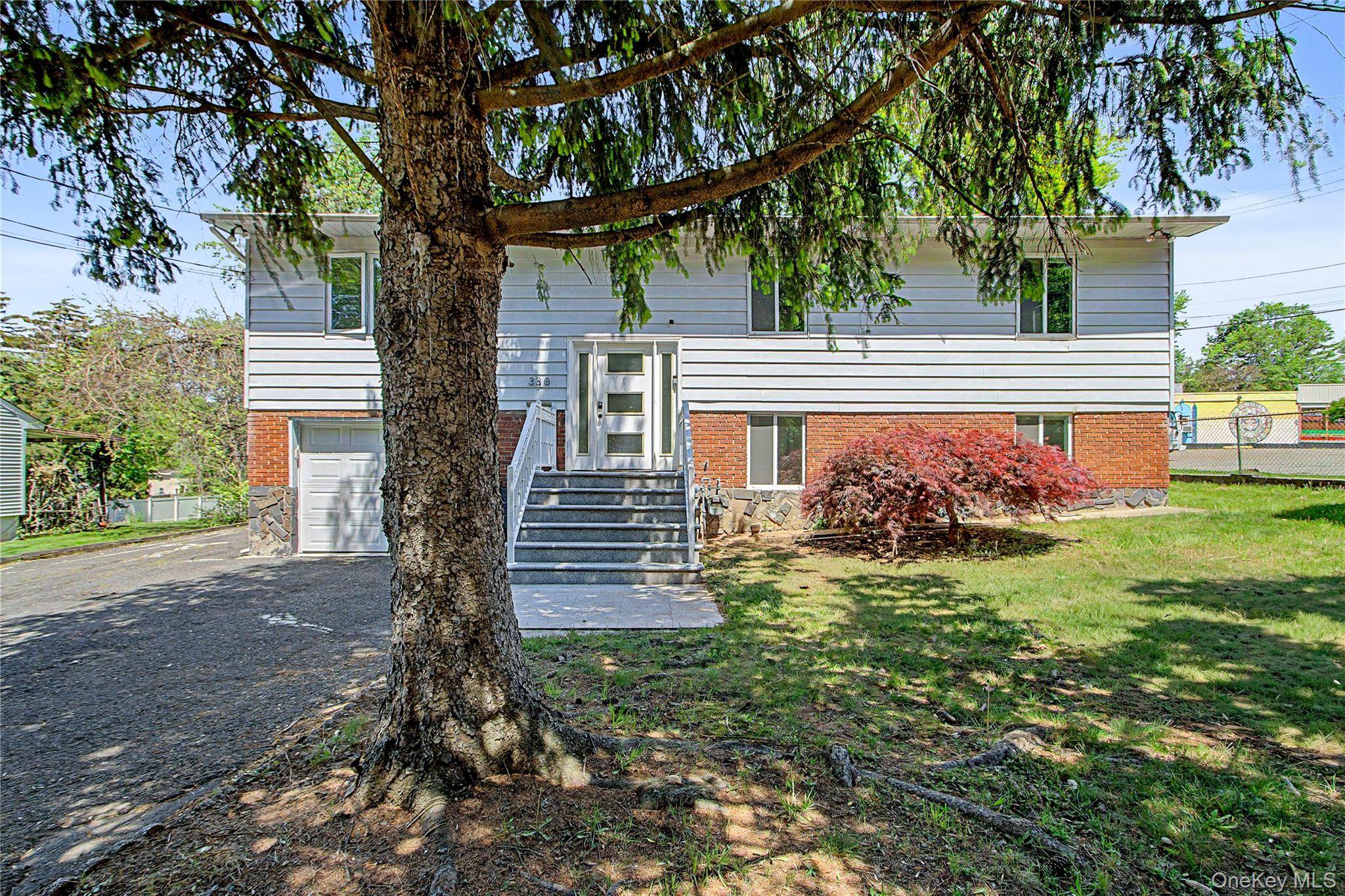 4 Bedroom Home for Sale in Blauvelt - New York - USA - 2