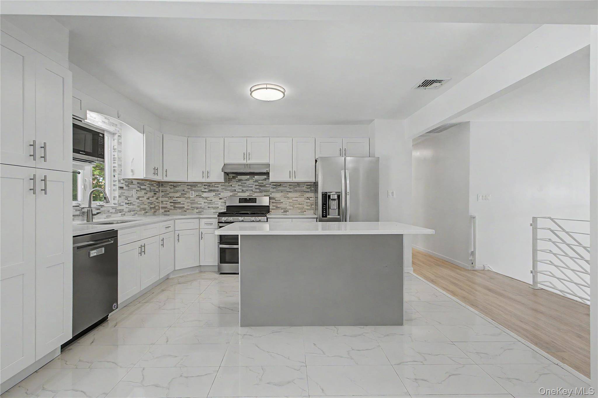 4 Bedroom Home for Sale in Blauvelt - New York - USA - 6