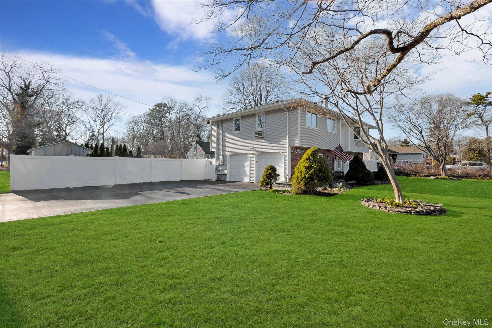 4 Bedroom Home for Sale in Bohemia - New York - USA - 3